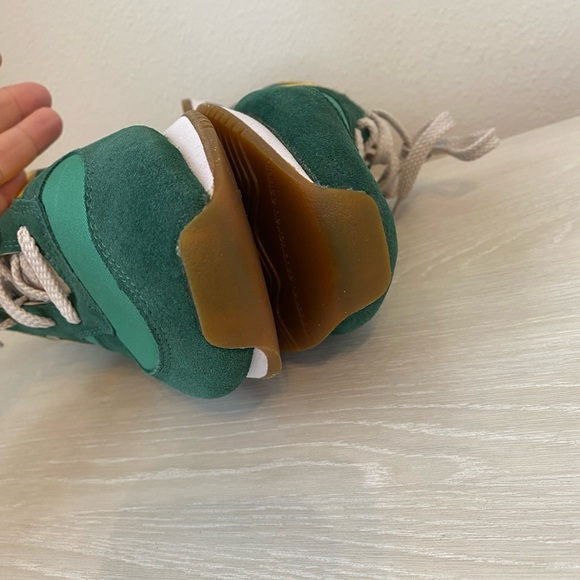 New Balance 520 Retro Suede Shoes Fashion Sneakers Green Yellow Unisex M 9.5 W11 - Picture 6 of 12